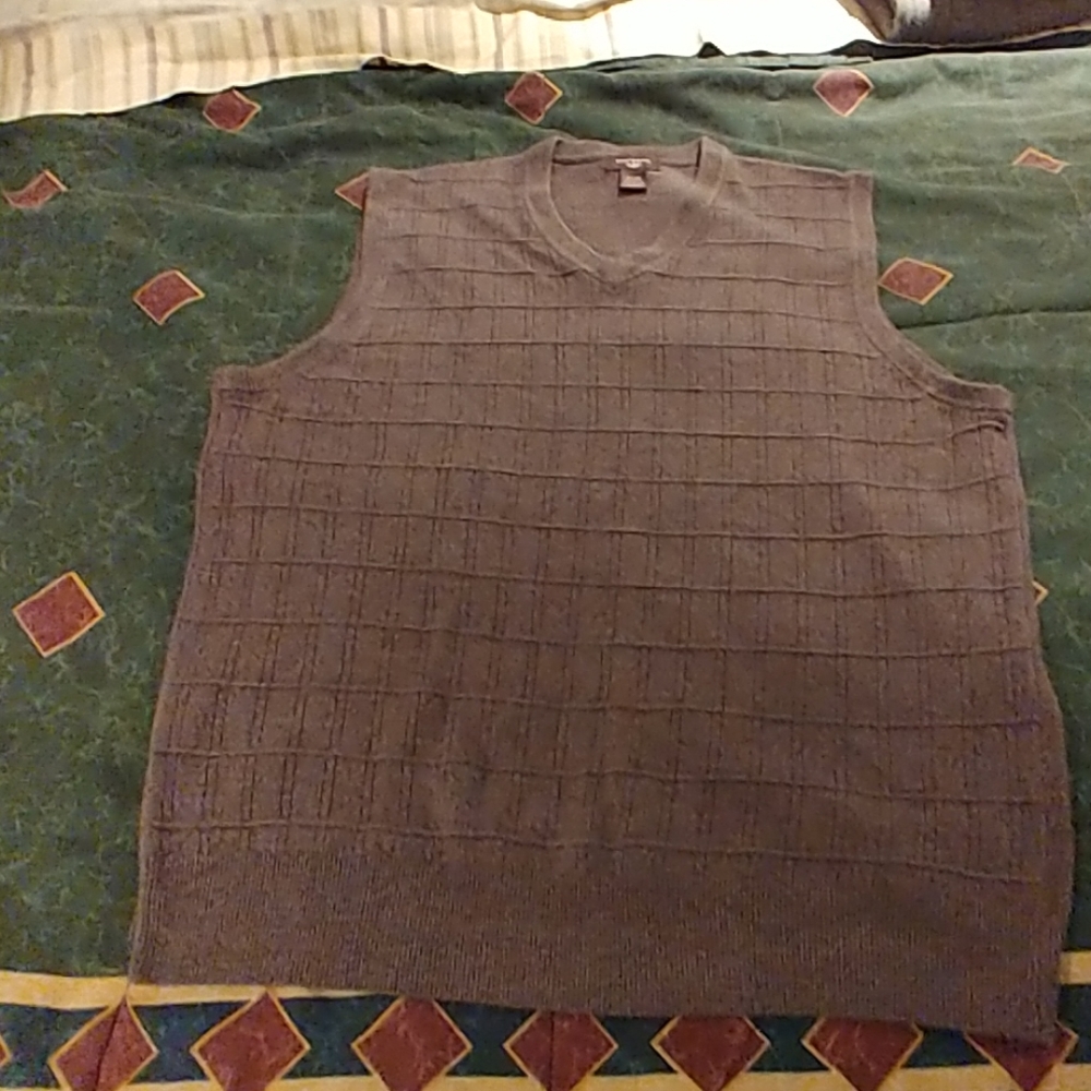 Sweater vest